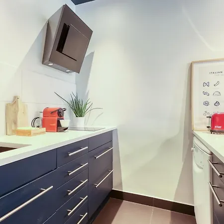 Gorgeous 2 Bdrs Flat In A Prime Location - Opera Apartment