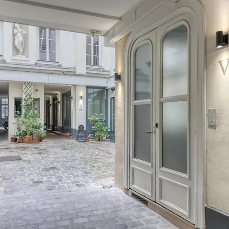 Gorgeous 2 Bdrs Flat In A Prime Location - Opera